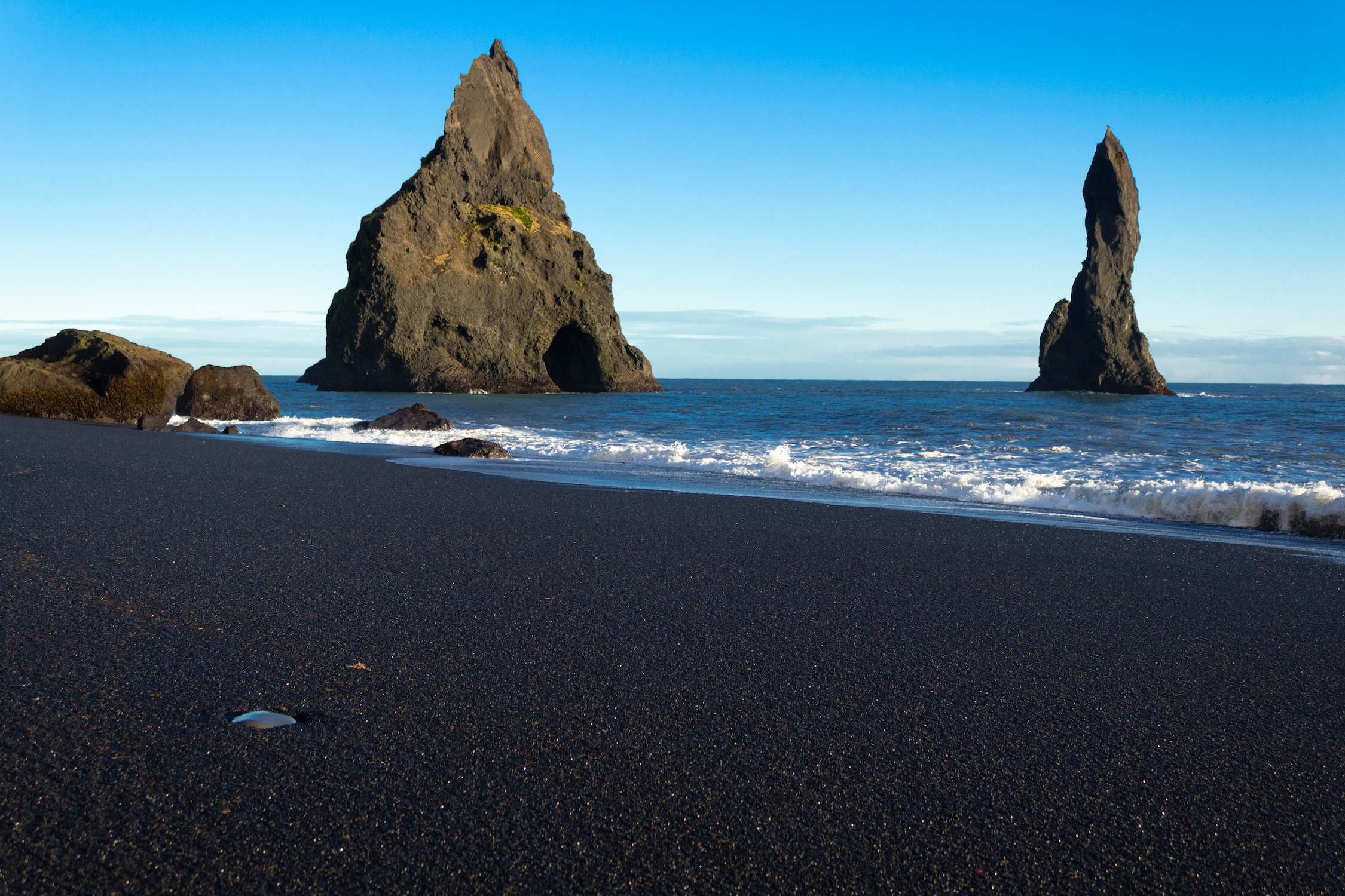 black-beach-in-island-2023-11-27-05-22-21-utc